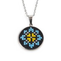 Вишитий кулон – Орнамент 006