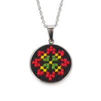 Вишитий кулон – Орнамент 008