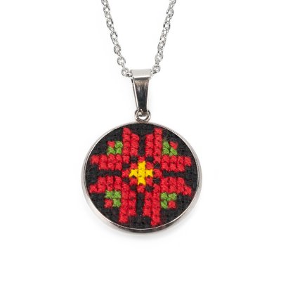 Вишитий кулон – Орнамент 009